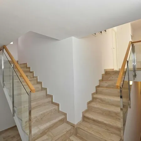 Villa Extravagance Вилла *